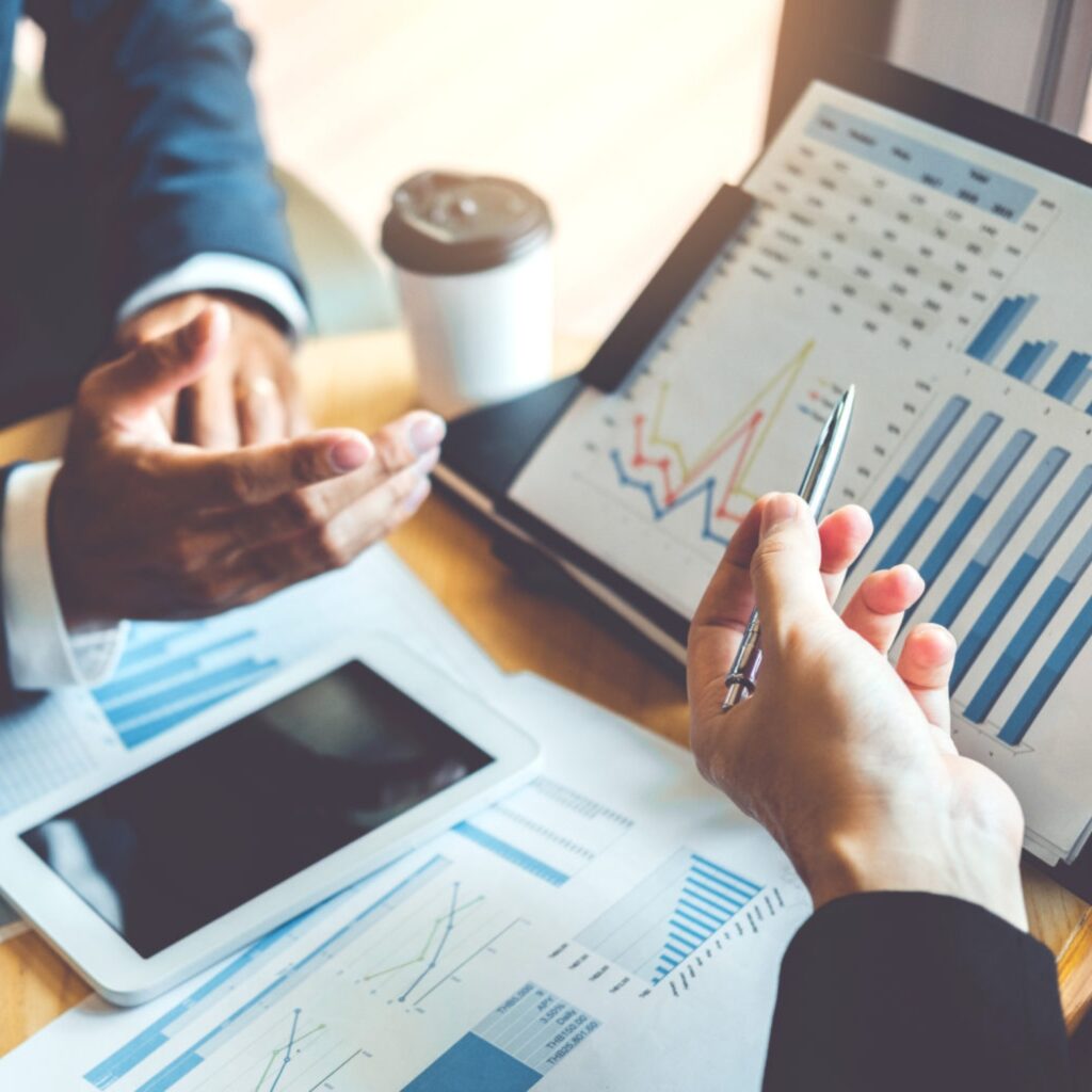 تميز هولندا بموقعها المحوري، وتُعد نقطة اتصال مركزية للمواصلات التي تشق قارة أوروبا